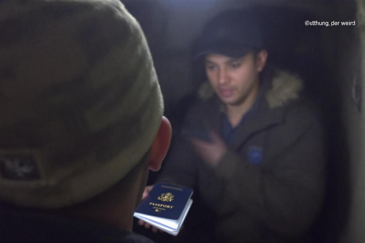 « Il vendait de faux passeports et cartes d’identité à 1 000 € aux sans-papiers : une filière démantelée en France »